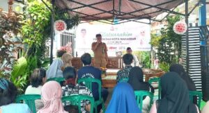Pemerintah Kecamatan Mamajang Gelar Silaturahmi-Bagi Paket Ramadan di Lorong Wisata