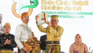 HUT ke-63 Kota Parepare, Taufan Pawe Terima Kado Rp10 Miliar dari Gubernur Sulsel