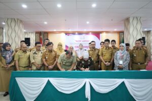 Danny & Sejumlah Kepala OPD-nya Tandatangani Pakta Integritas dengan Kajari Makassar