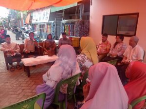 Direksi Perumda Pasar Makassar Silaturahmi dengan Warga Kecamatan Panakkukang & Berbagi Sembako