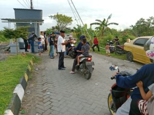 Bersama Pemerintah Setempat, MAC Mooza Auto Club Turun Berbagi Takjil ke Warga di Lingkungan Bintasi