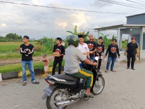 Penuhi Ramadan dengan Kegiatan Positif, Ultra Latief Bagi Takjil ke Masyarakat