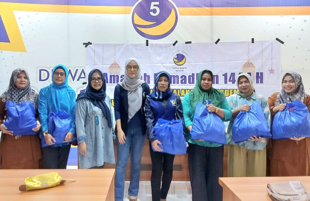 Jelang Idul Fitri, Garnita Malahayati Sulsel Bagi Ratusan Paket Sembako