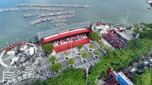 514 Bendera Kabupaten/Kota se-Indonesia Dikibarkan di Laut Losari
