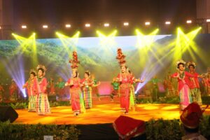 Pentas Budaya Tari Kalompoanna Hibur Ratusan Kepala Daerah se-Indonesia