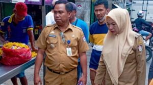 Camat Wajo Minta Armada Kebersihan Sinergi dengan Petugas DPU Ontime Jaga Kebersihan