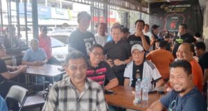 Cagub Sulbar Prof Husain Syam Jadi Sponsor Tunggal Turnamen Domino di Megazone