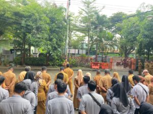 Camat Mamajang Pimpin Apel Pagi Diikuti Seluruh ASN