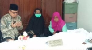 Camat Rappocini Melayat Ke Rumah Duka Ibunda Wakil Ketua DPRD Makassar Andi Suhada