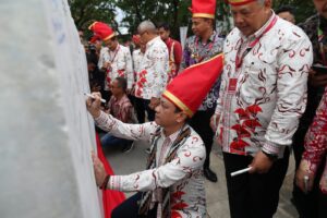 Wali Kota Anggota APEKSI Tanda Tangani Prasasti APEKSI di Pantai Losari
