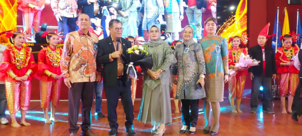 UNM Luncurkan Buku Biografi Kepemimpinan Prof Husain Syam