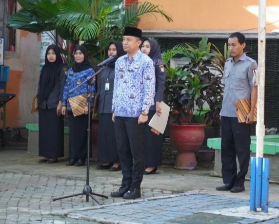 Sekcam Ujung Tanah Jadi Pembina Upacara Hari Kedisiplinan Nasional