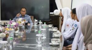Minta Pelajar Jangan Minder untuk Bersaing, Danny Pomanto: Makassar Sudah Diakui Dunia