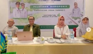 Dukung Urban Farming, Kepala DP2 Makassar Buka Pelatihan Hidroponik