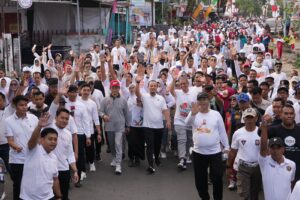 Lagi, Gubernur ASS Bersama 20 Ribu Warga Wajo Jalan Sehat Anti Mager