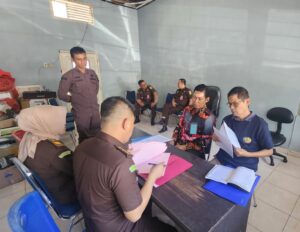 3 Tersangka Serta Barbuk Dugaan Korupsi PDAM Makassar 2017-2019 Diserahkan ke JPU