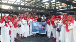 Usai Santuni Korban Kebakaran di Wajo, Emak-emak Inginkan Andi Muzakkir ke Senayan