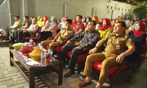 Didampingi Camat Mamajang, Kepala Kesbangpol Hadiri Malam Pesta Rakyat yang Digelar JPKP
