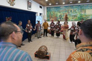 Bersama Beberapa Kepala OPD, Indira Branding Makassar Kota Makan Enak di KBRI Den Haag Belanda