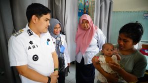 Camat Mamajang Kunjungi Balita Penderita Kurang Gizi