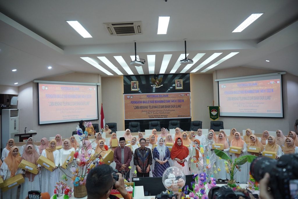 Peringati Maulid, 52 Unit Kerja DWP Makassar Gelar Lomba Hias Telur Bahan Daur Ulang