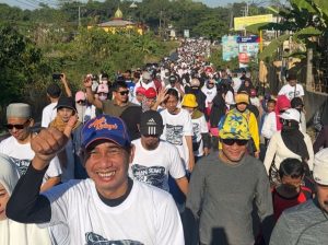 Puluhan Ribu Alumni Guppi Samata Gowa Hadiri Jalan Sehat yang Dipimpin Ketum IKA Rudianto Lallo