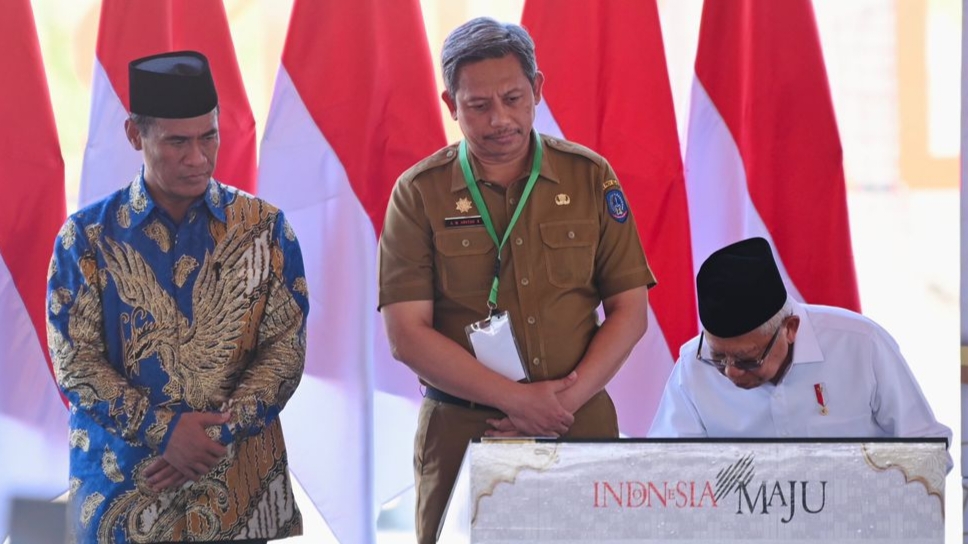 Ma’ruf Amin Ground Breaking Masjid Hj Andi Nurhadi dan AAS International Hospital