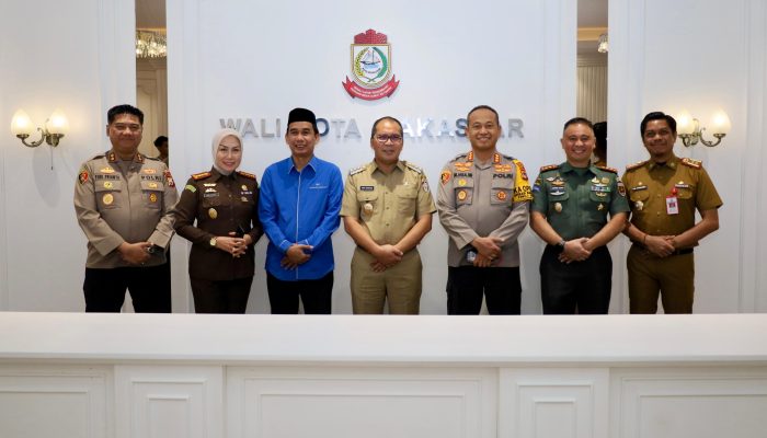 Revitalisasi Balai Kota Rampung, Danny Ajak Forkopimda Room Tour dan Foto Bareng