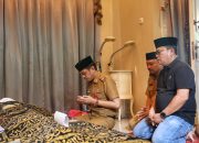 Pj Sekda Didampingi Kadisperkim dan Camat Tamalate Melayat ke Rumah Duka: Doakan Ibunda Kabag Tapem
