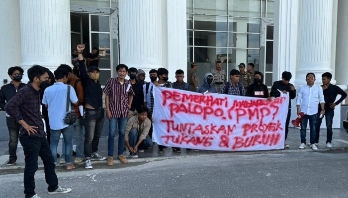 Puluhan Pemuda Demo Kantor Walkot Palopo, Ini Tuntutannya