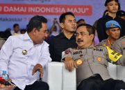 Dihadiri 13 Ribu Warga, Wakapolri Baksos dan Bagi-bagi 30 Hadiah Umroh di Sulsel