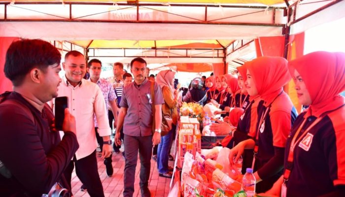 Tekan Laju Inflasi Pj Bupati Sinjai Gelar Pasar Murah
