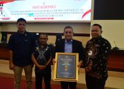 Pj Bupati Sinjai Terima Penghargaan Adipura dari Pemprov Sulsel