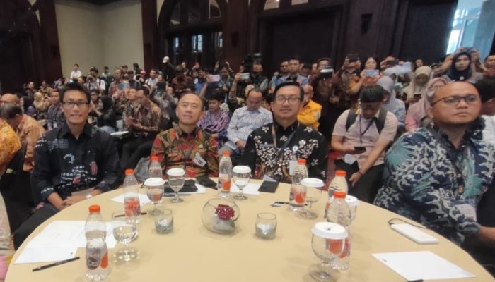 Wakili Pj Bupati Sinjai, Asisten 1 Hadiri SPM Award Tahun 2024