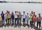 Gerakan Tebar Benih Ikan oleh Pj Gub Bahtiar, Kepala DP2 Makassar: Bantu Ekonomi Masyarakat