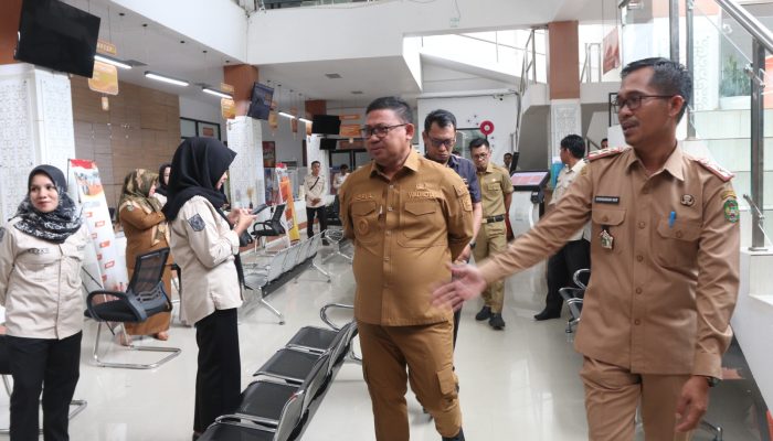 Hari Pertama Kerja, Pj Wali Kota Palopo Pastikan Pelayanan Berjalan Maksimal