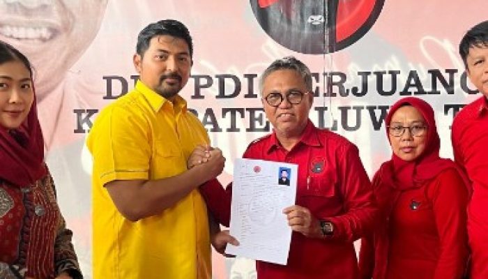 Bukti Kesiapannya Maju di Lutim, Akbar Leluasa Kembalikan Formulir ke PDIP