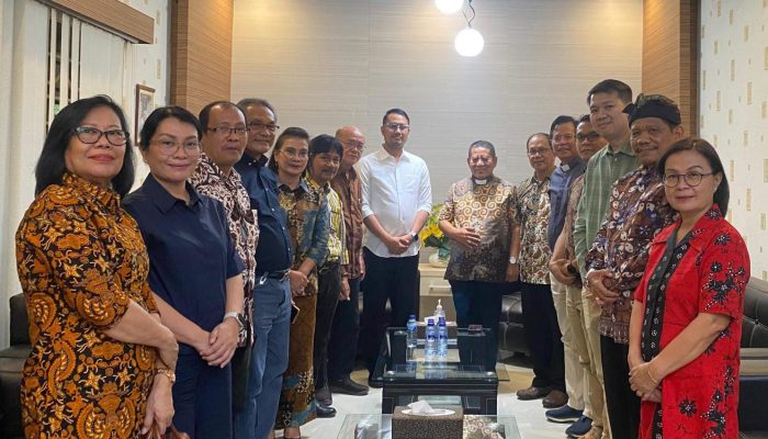 Penuh Hangat dan Suka Cita, Kandidat Cawalkot ASA Silaturahmi ke Uskup Makassar