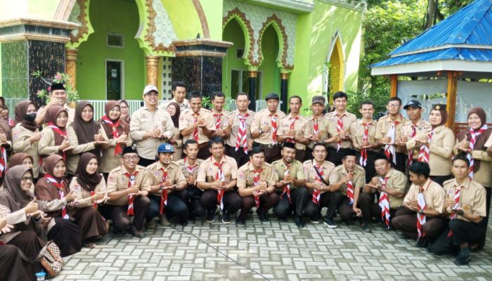 Wabup Edy Manaf Letakkan Batu Pertama Pembangunan Tugu Pramuka dan Sarana Sanitasi di Kampung Pramuka Kalimassang