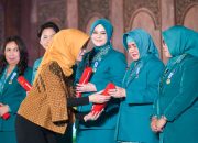 Indira Yusuf Ismail Raih Penghargaan Manggala Karya Kencana BKKBN 