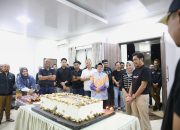Firman Pagarra dapat Surprise dari Indira Yusuf Ismail dan Jajaran OPD Pemkot Makassar