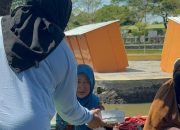 Rusdin Abdullah Berbagi Jumat Berkah di Untia, Warga Curhat Sulitnya Air Bersih