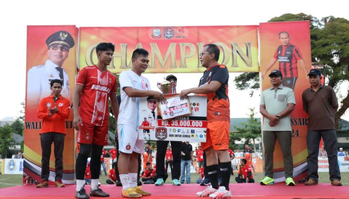 PJ Sekda Makassar Turut Hadir Menyerahkan Hadiah Wali Kota Cup 2024