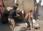 Satgas Dinas PU Makassar Lakukan Pengarmadaan Sedimen Drainase di Jl Kuningan