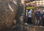 RML Kunjungi Korban Kebakaran di Barabaraya
