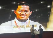 Abdul Malik Terima Award Tokoh Digital Sulsel