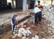 Satgas Fisik DPU Makassar Pasang Pondasi Saluran di Kompleks Rusunawa Mariso