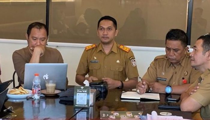 Dispus Makassar Bahas “Jendela Dunia Literasi”