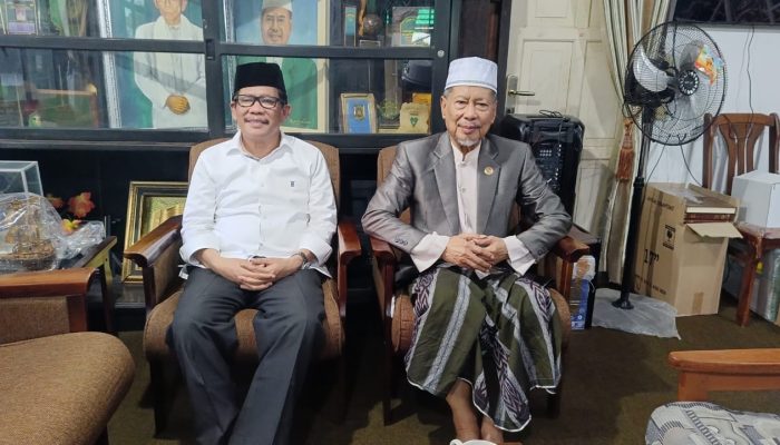 Azhar Arsyad Temui Pimpinan Pesantren DDI Mangkoso Anregurutta Prof Farid Wajdi