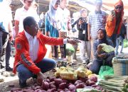 Disambangi Danny Pomanto, Pedagang Pasar Suli Luwu : Disini Semua Nomor 1